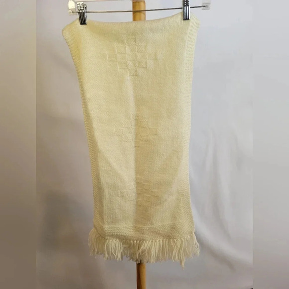 White vintage winter  scarf - Picture 6 of 6